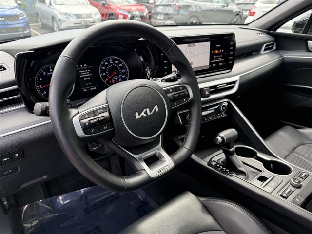 2023 Kia K5 GT-Line photo 2