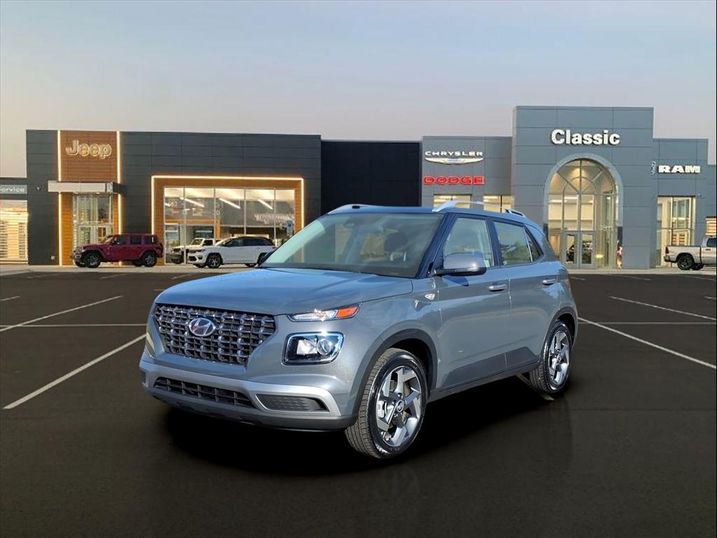 2025 Hyundai Venue SEL's photo