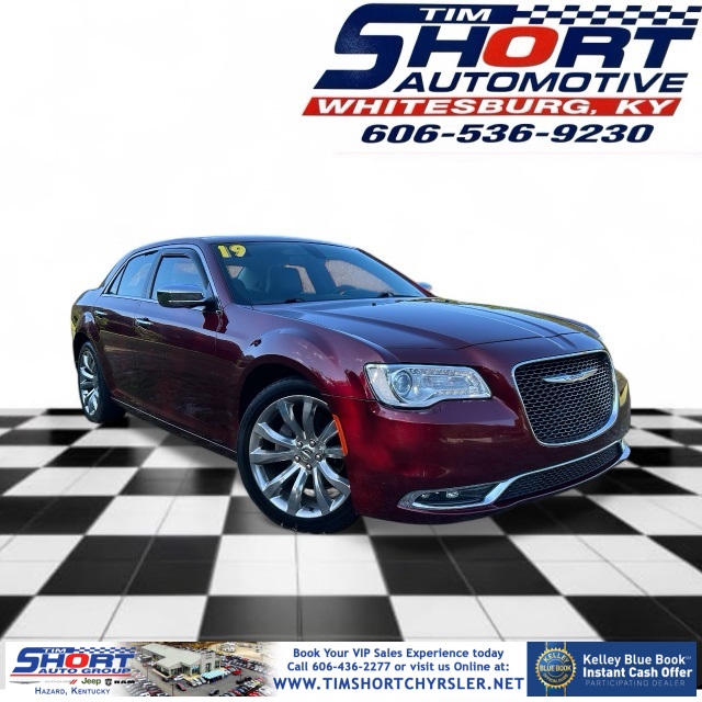 2019 Chrysler 300 Limited's photo