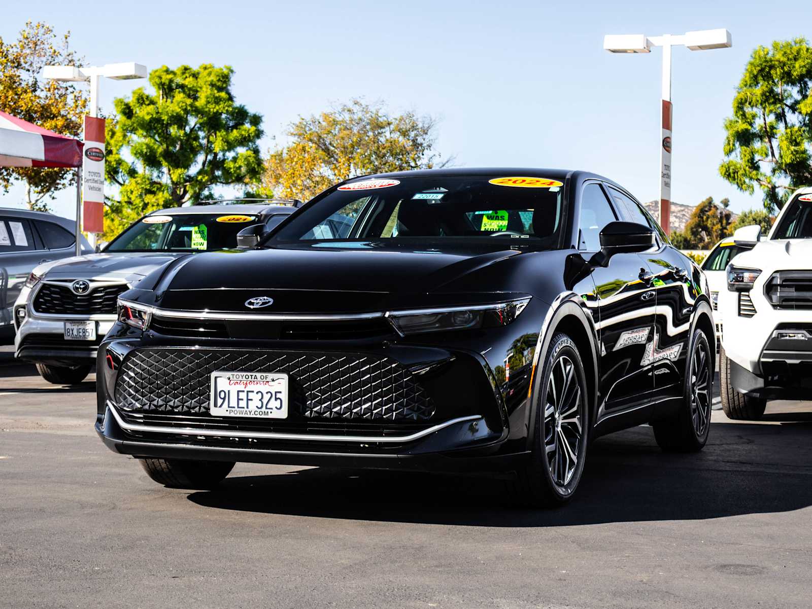 2024 Toyota Crown XLE photo 3