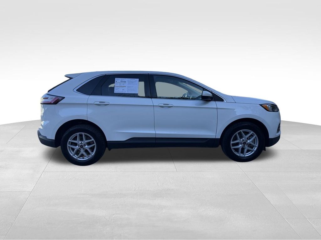 2023 Ford Edge SEL photo 4