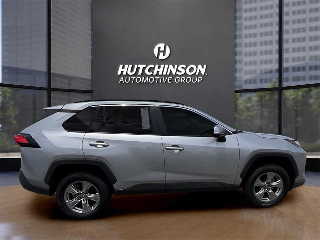 2023 Toyota RAV4 XLE photo 8