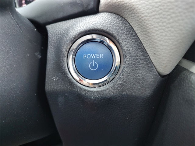 2022 Toyota RAV4 Hybrid XLE photo 18