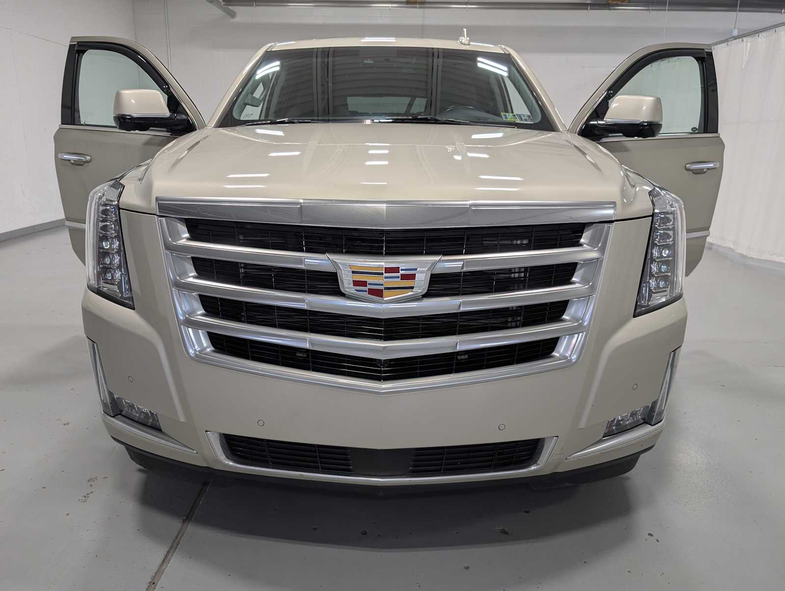 2016 Cadillac Escalade ESV Premium photo 15