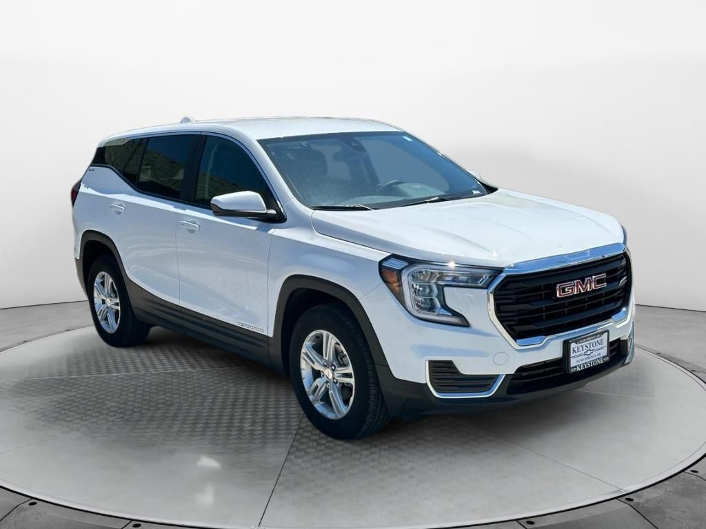 Used 2024 Summit White GMC SLE image 1