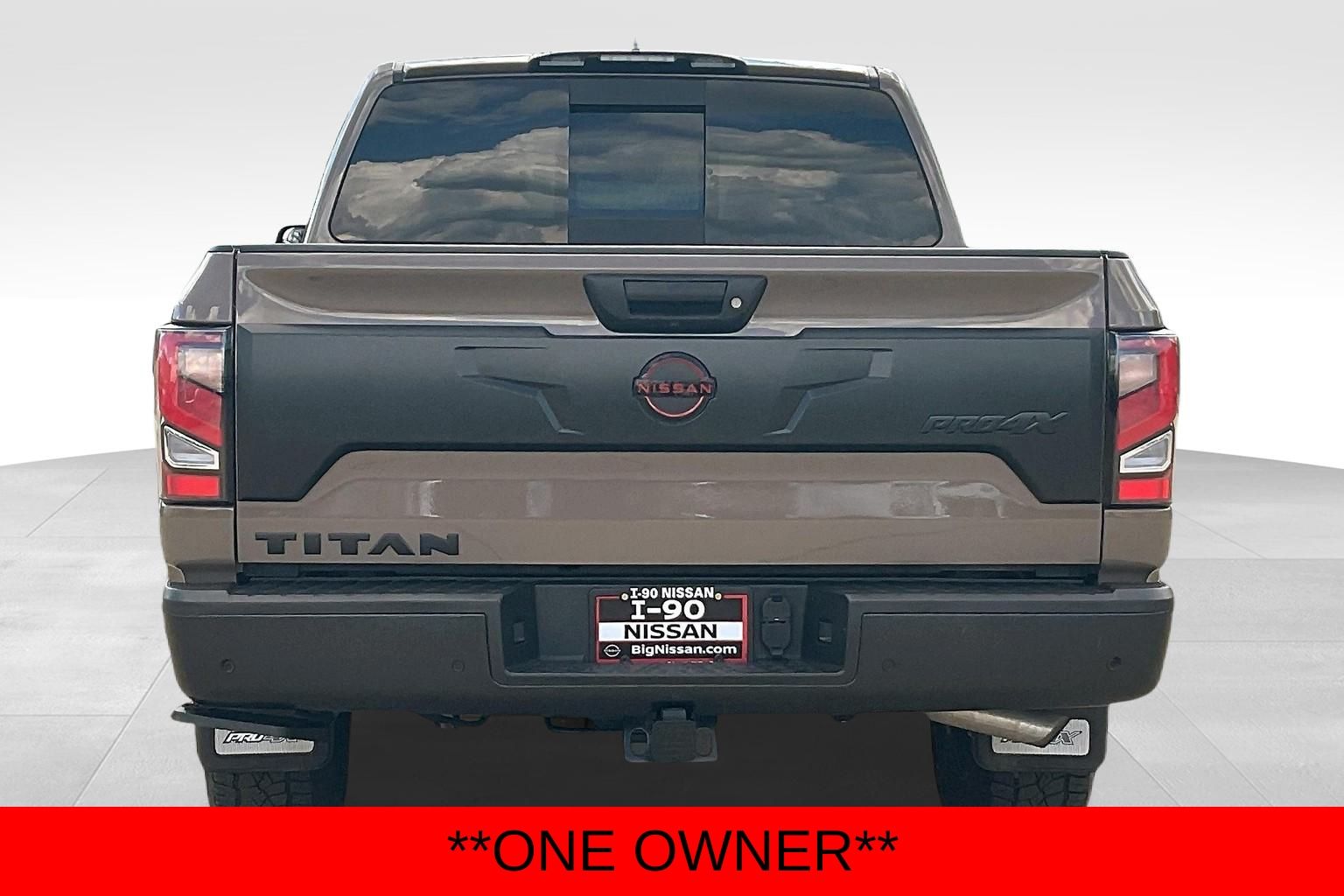 2024 Nissan Titan PRO-4X photo 4