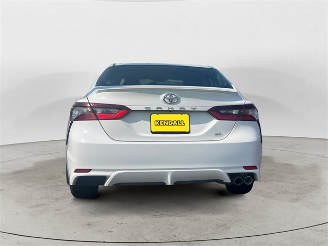 2022 Toyota Camry SE photo 3