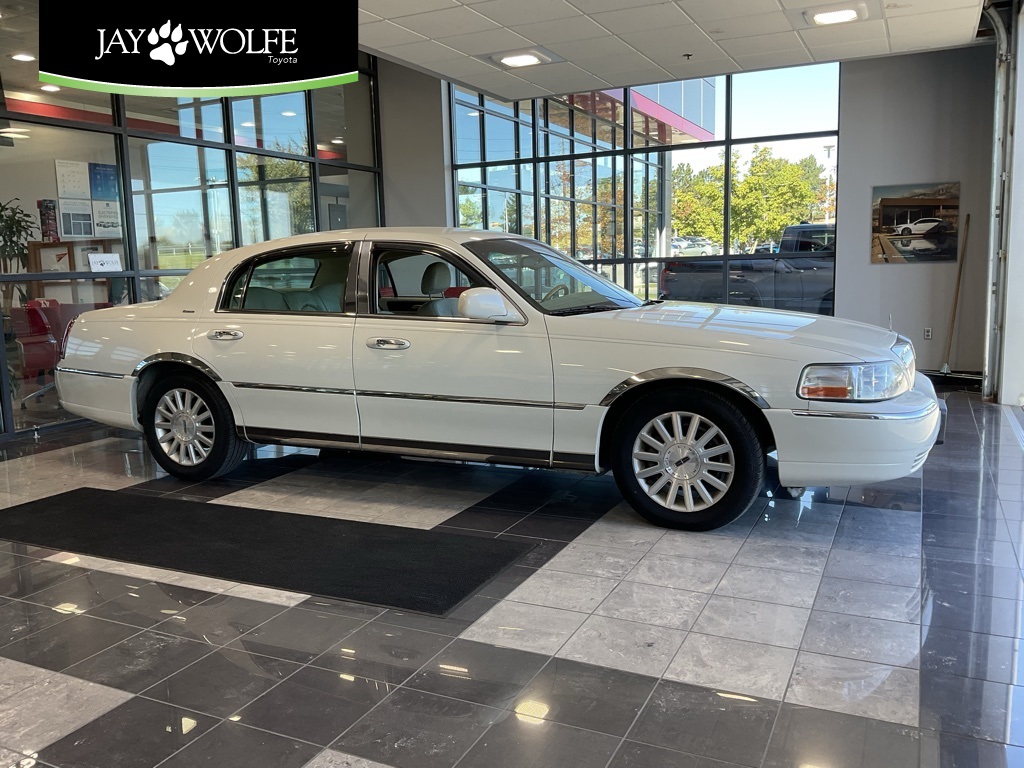 2004 Lincoln Town Car Ultimate