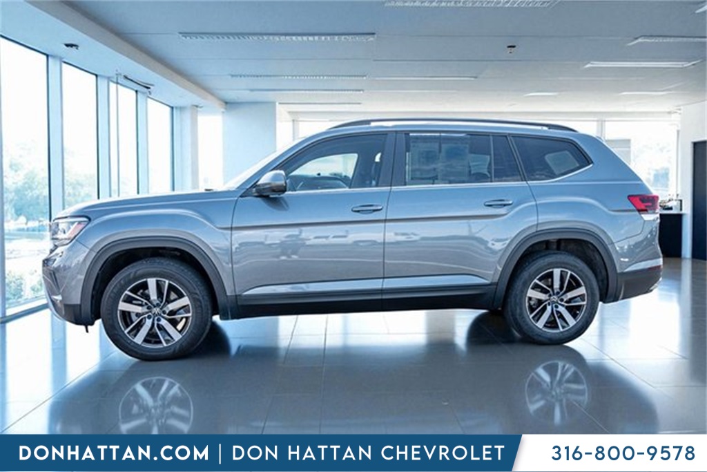 2023 Volkswagen Atlas SE photo 2