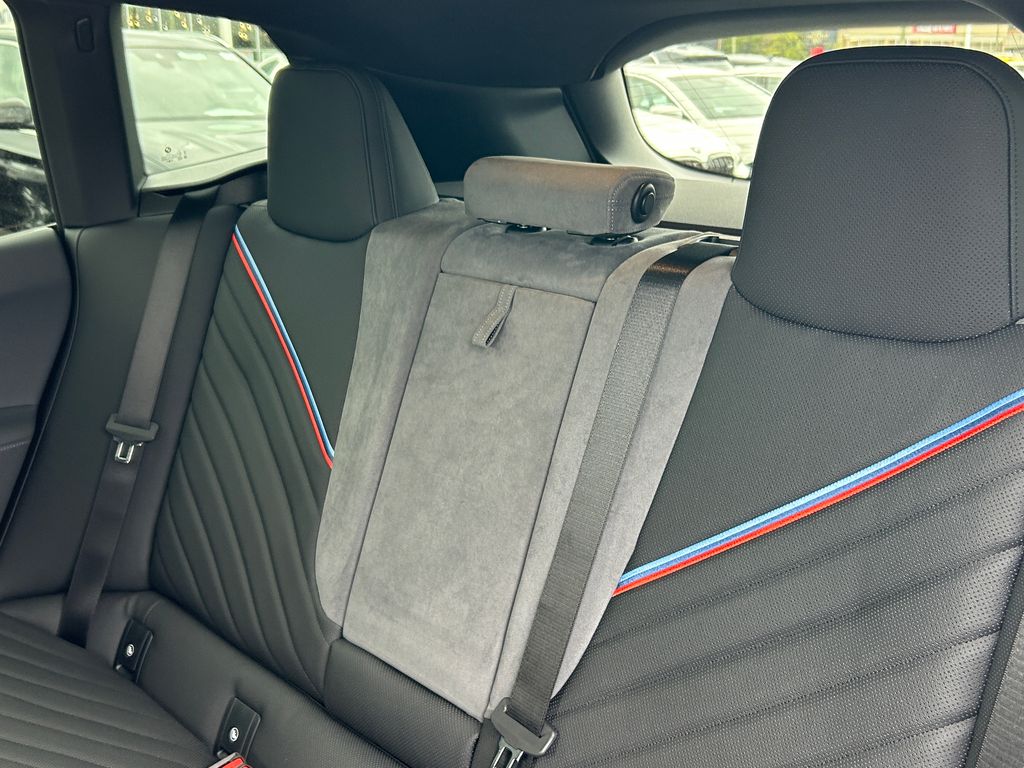 2026 Bmw iX iX M70 photo 33