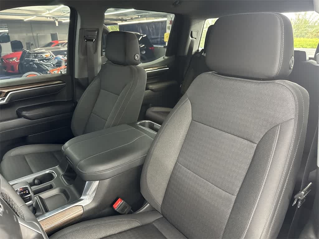 2023 Chevrolet Silverado 1500 RST photo 11