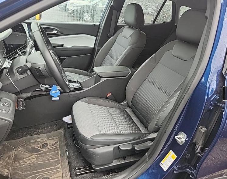 2024 Chevrolet Trax LT photo 7