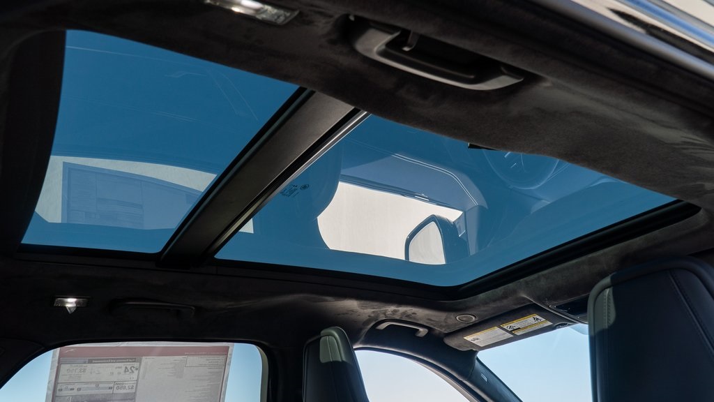 2025 Jaguar F-PACE P250 R-Dynamic S photo 20