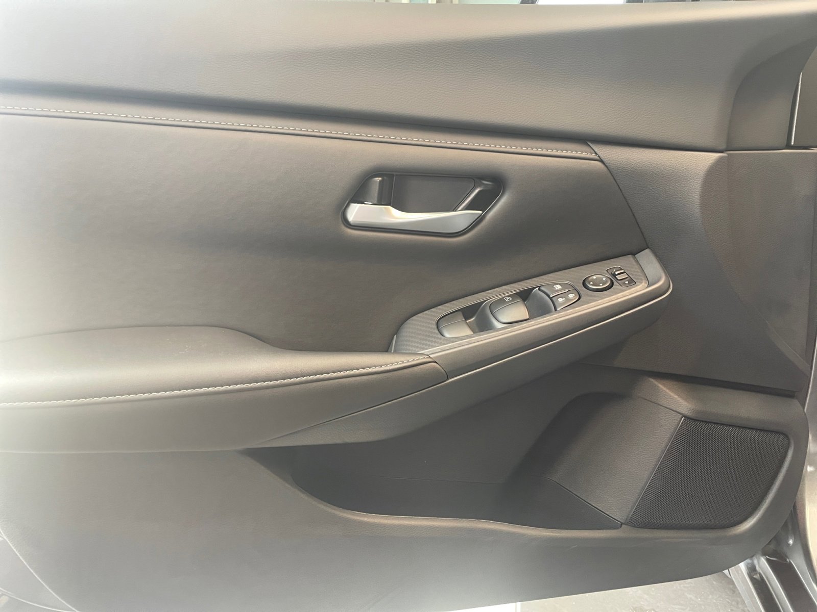 2025 Nissan Sentra SV photo 23