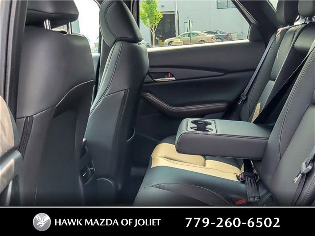 2025 MAZDA CX-30 - Image 8