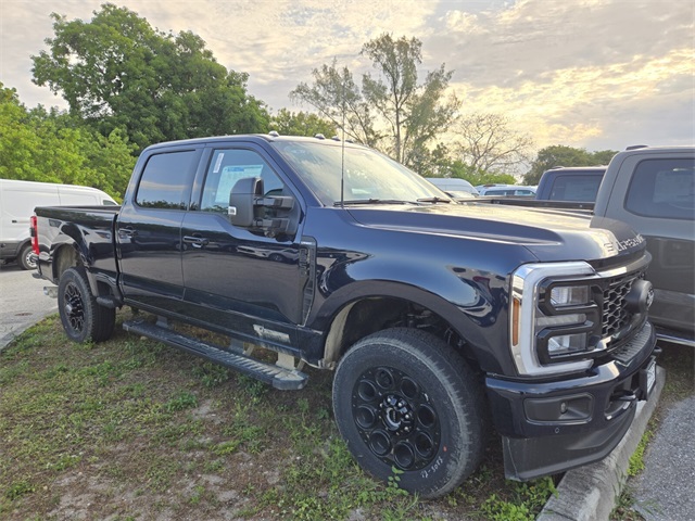 2025 Ford F-250 Lariat photo 2