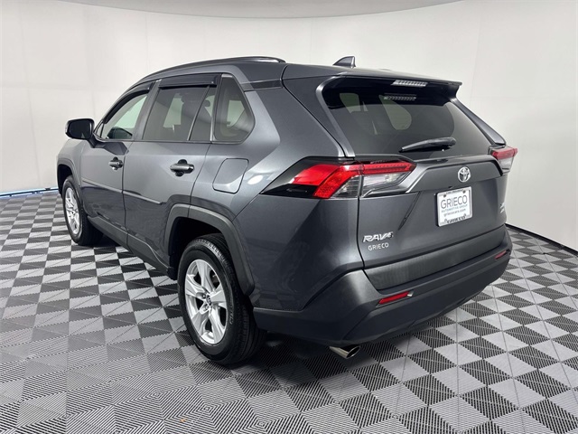 2019 Toyota RAV4 XLE photo 3