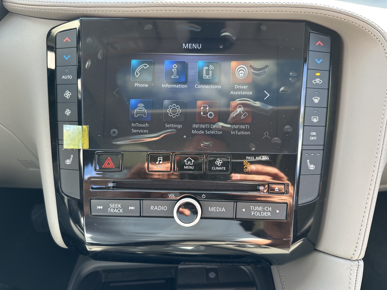 2025 Infiniti QX50 Luxe AWD photo 18