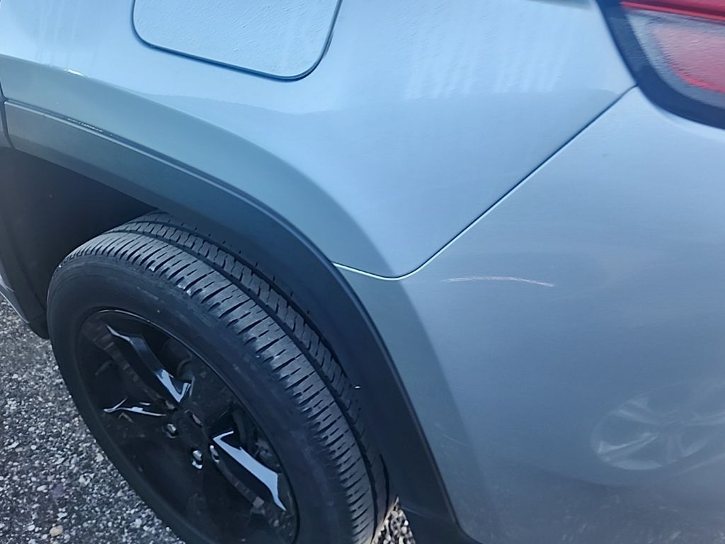 2023 Jeep Grand Cherokee Altitude photo 4