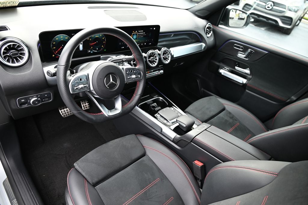 2023 Mercedes Benz GLB 250 photo 17