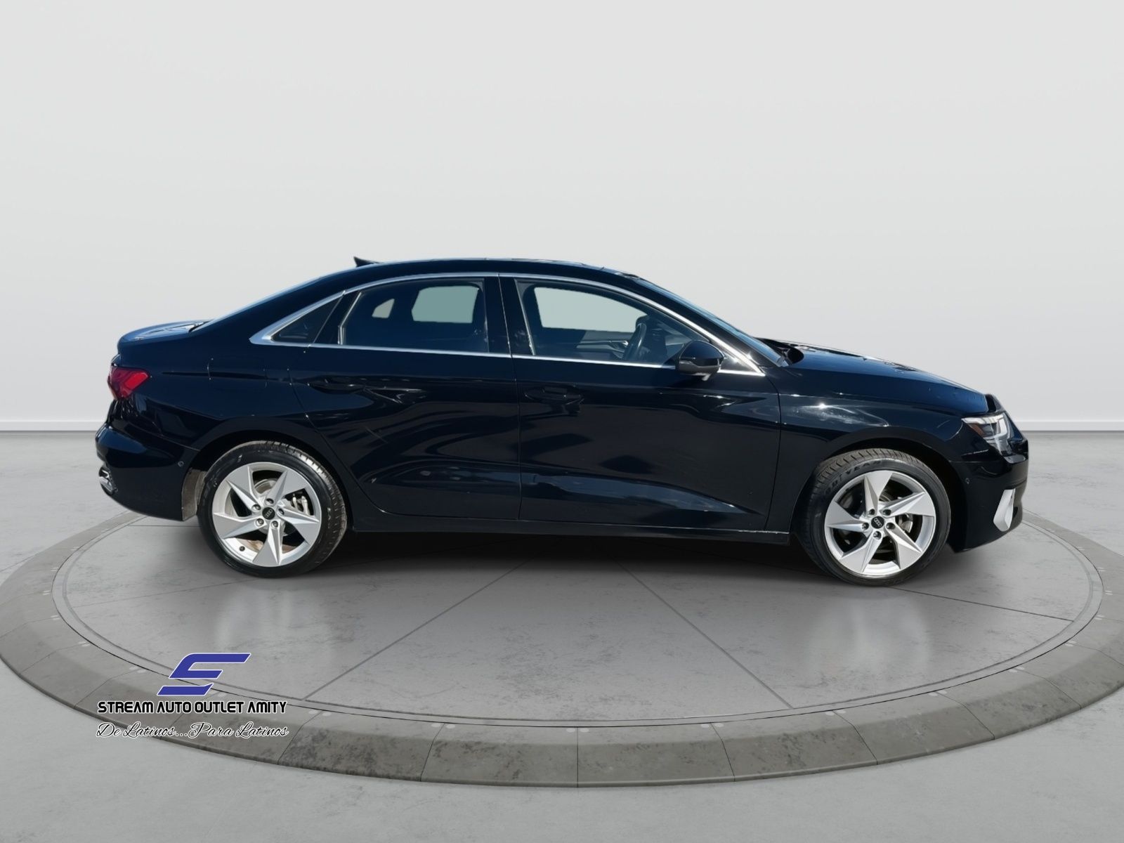 2023 Audi A3 40 Premium Plus photo 4