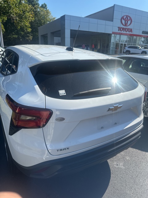 2025 Chevrolet Trax LS photo 3