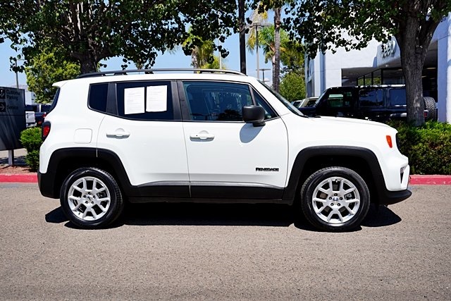 2022 Jeep Renegade Latitude photo 6