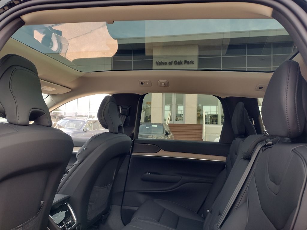 2025 VOLVO EX90 - Image 26