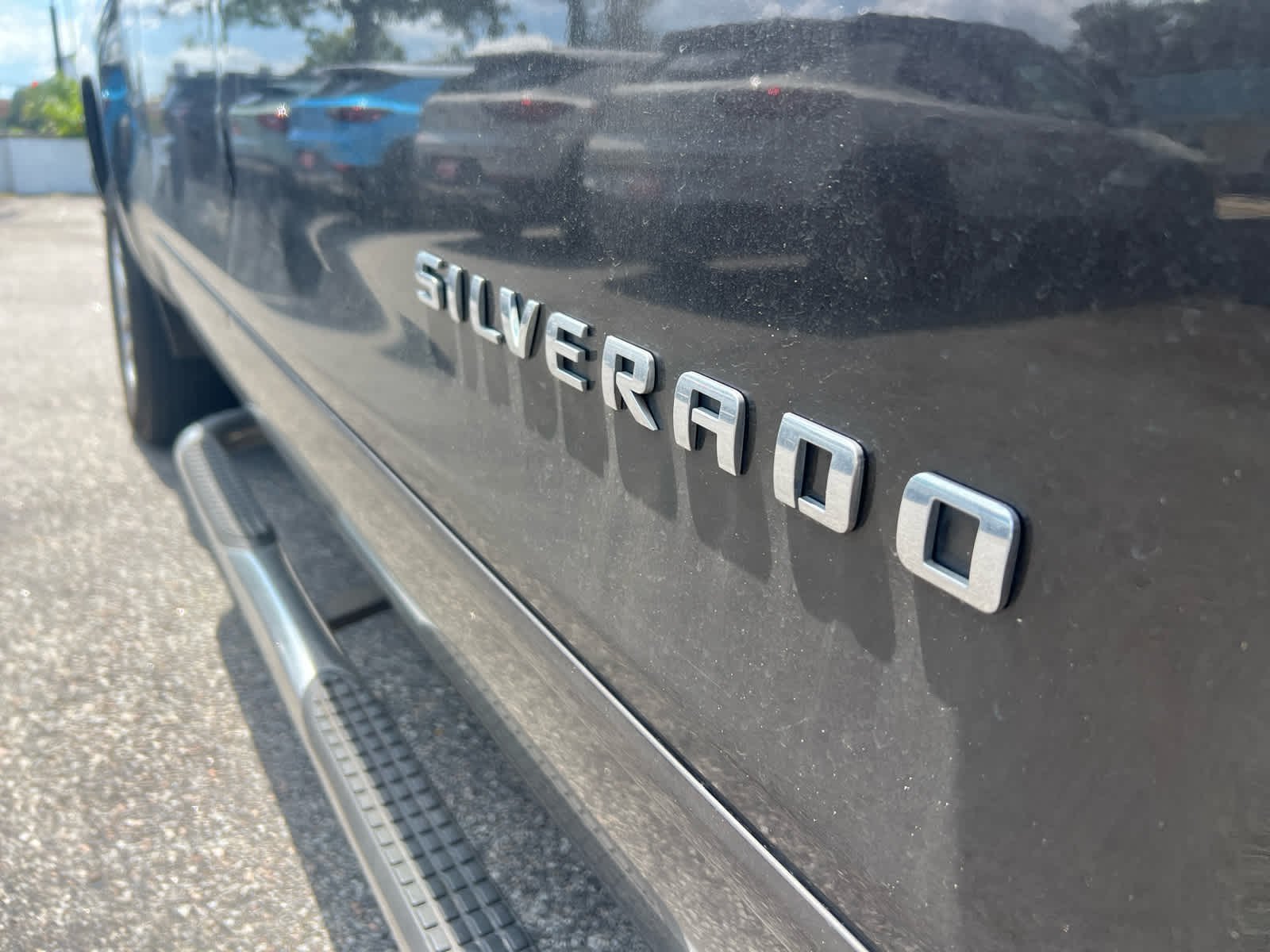 2018 Chevrolet Silverado LT photo 12
