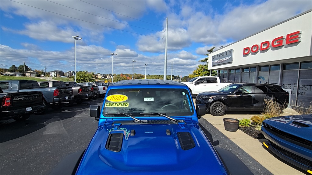 2024 Jeep Wrangler Rubicon photo 4