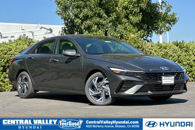 2025 Hyundai Elantra Limited's photo