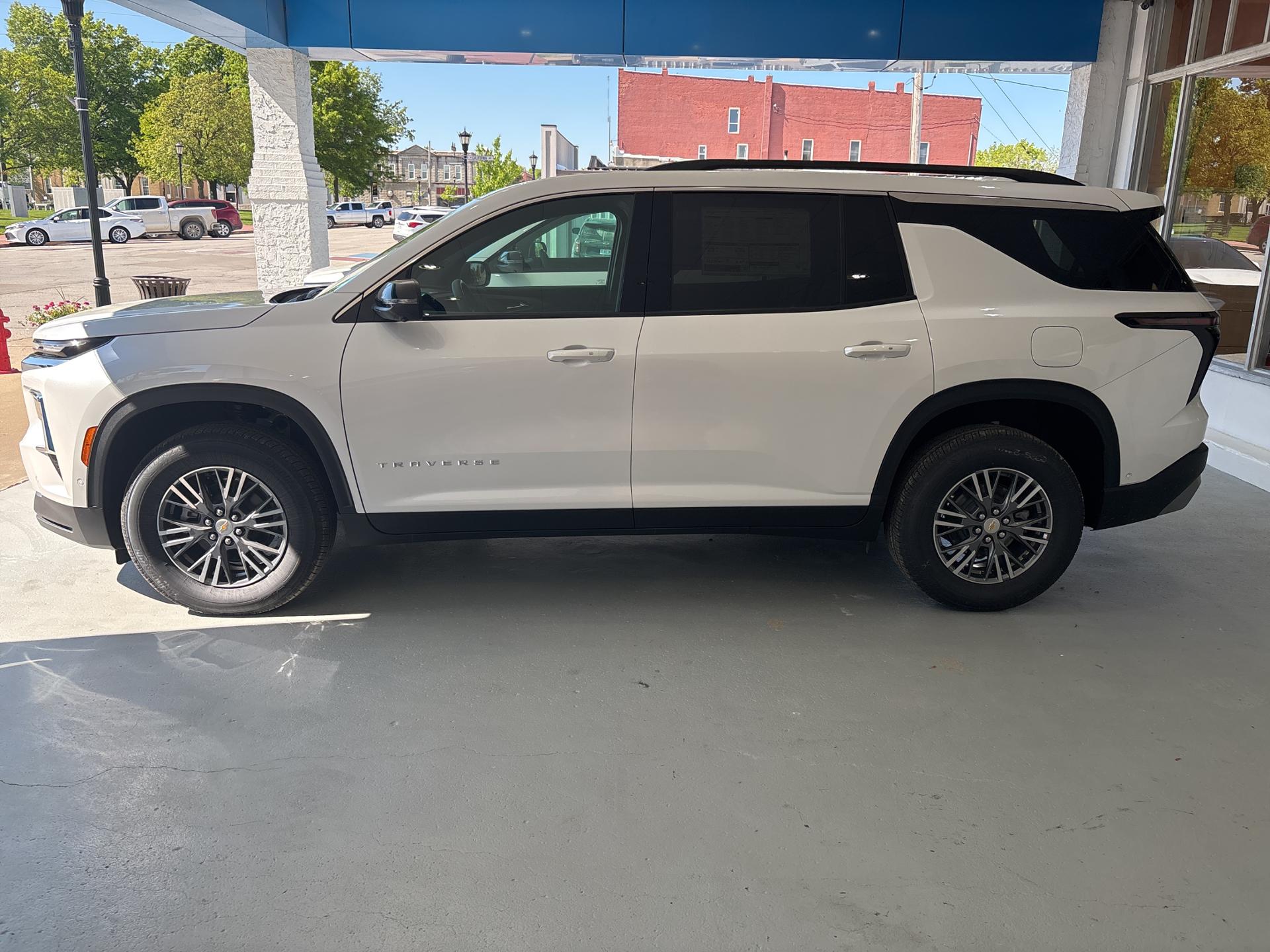 Used 2025 Chevrolet Traverse LT with VIN 1GNERGRS8SJ247649 for sale in Kansas City