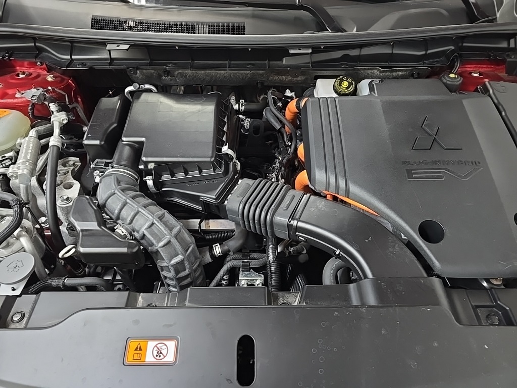 2023 Mitsubishi Outlander PHEV SEL photo 13