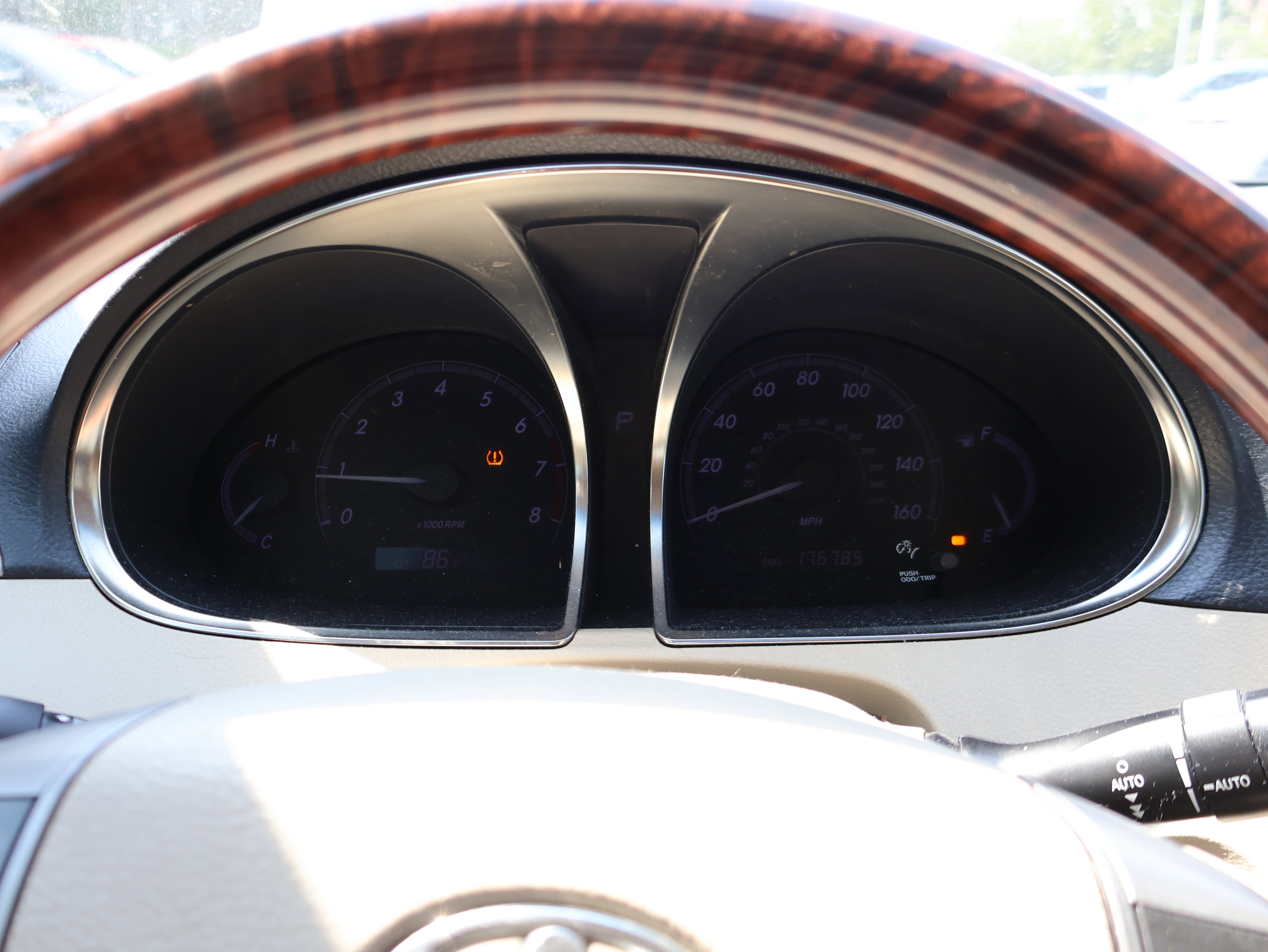 2011 Toyota Avalon Limited photo 3