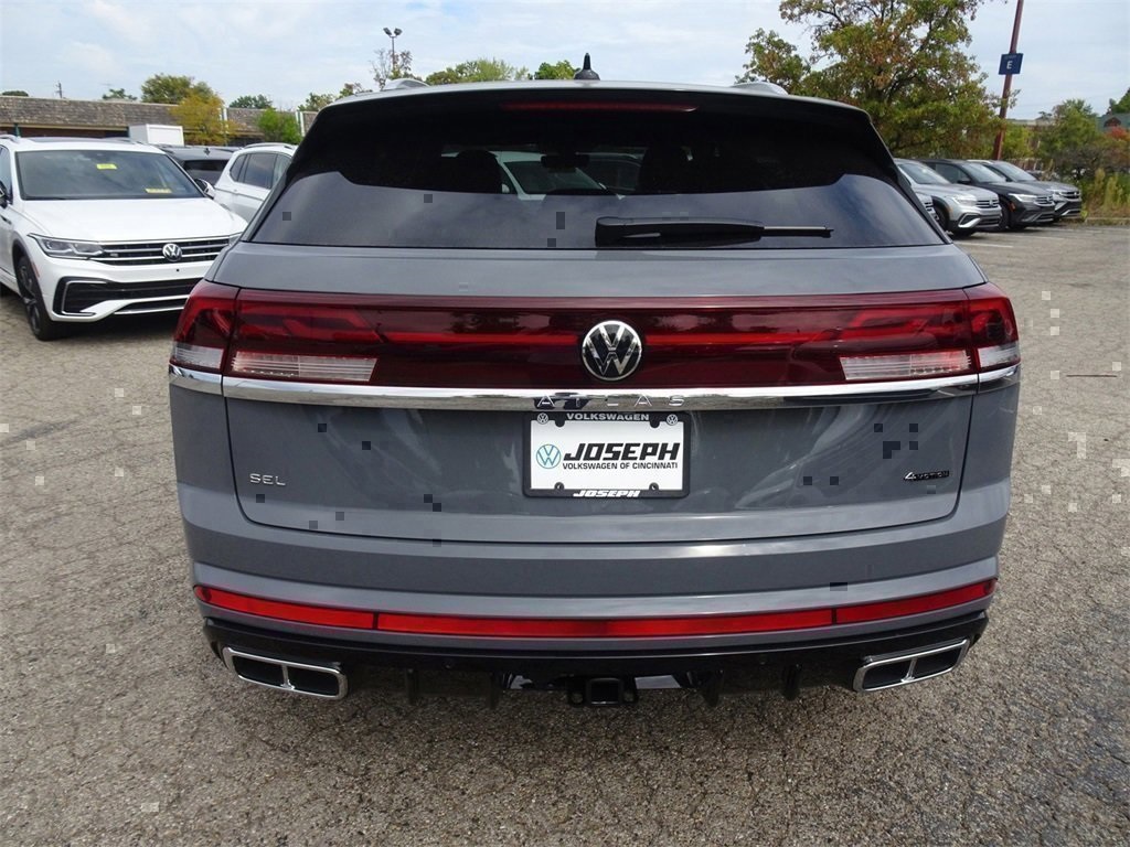 2024 Volkswagen Atlas Cross Sport SEL Premium R-Line photo 4