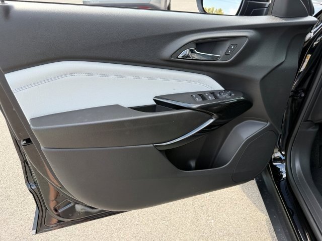 2026 Chevrolet Trax LT photo 8
