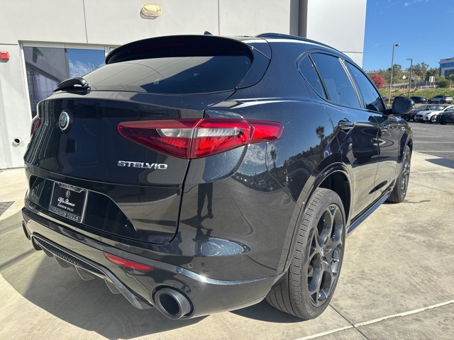 2022 Alfa Romeo Stelvio Ti Sport photo 5