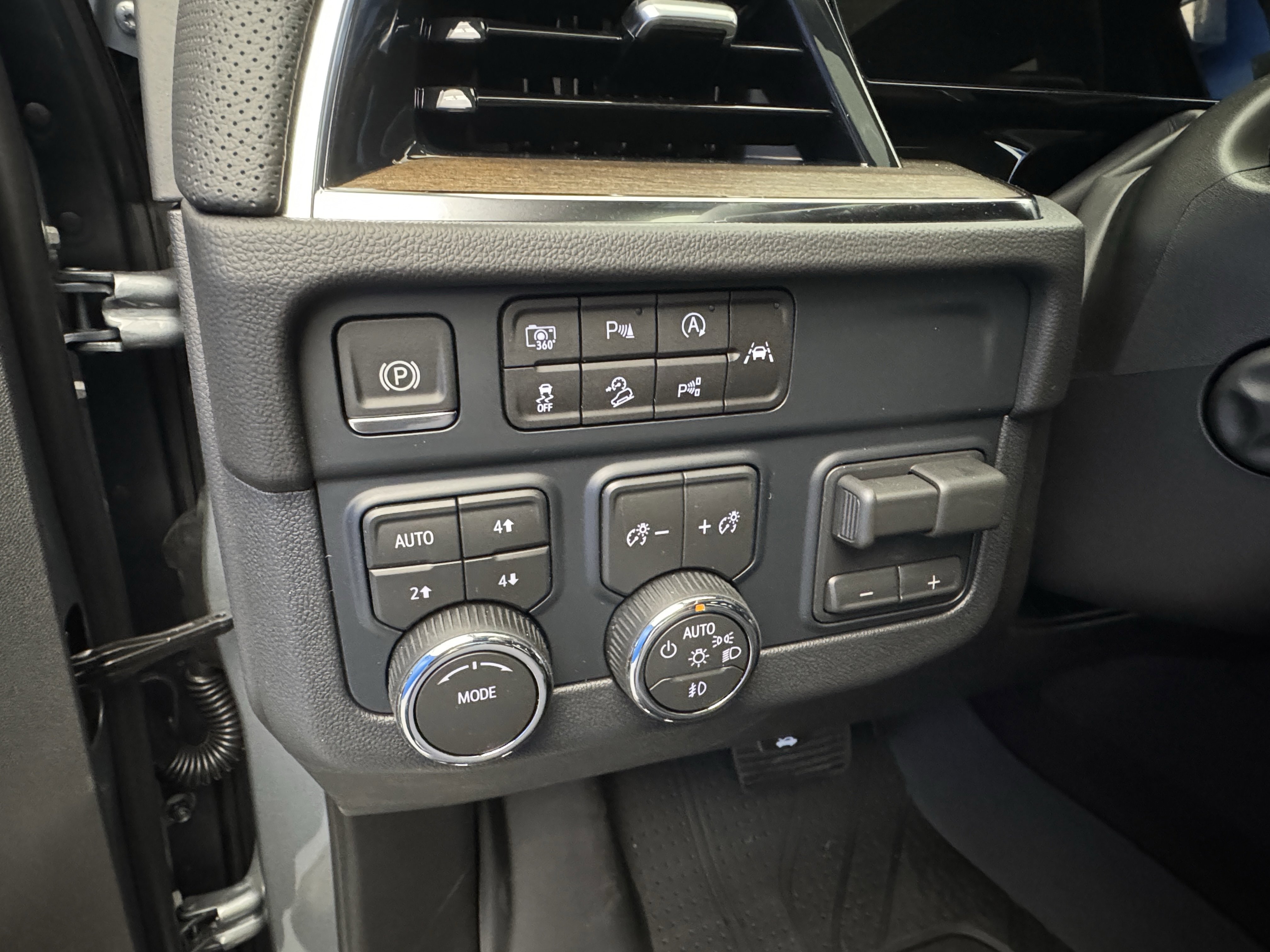 2026 Chevrolet Tahoe High Country photo 3