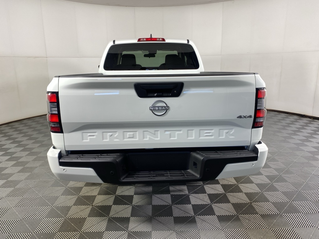 2025 Nissan Frontier SV photo 11