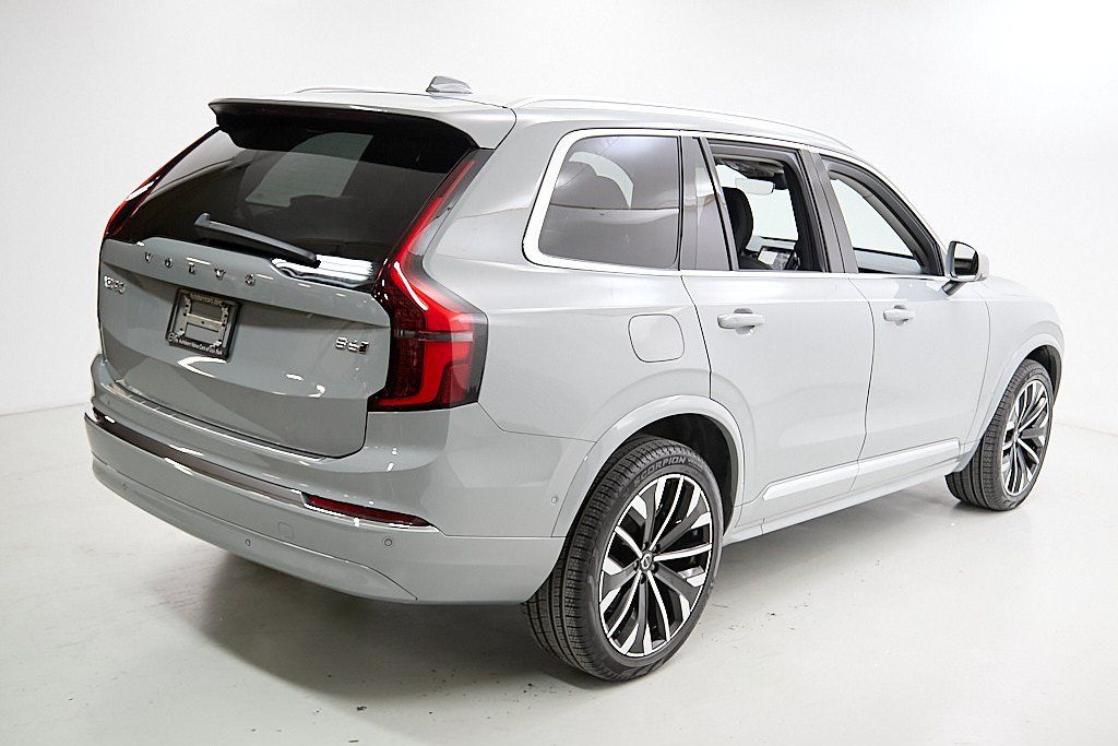 2026 VOLVO XC90 - Image 8