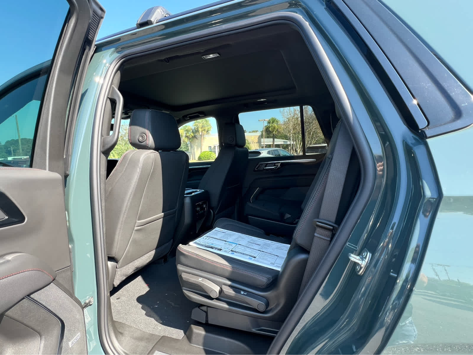 2025 Chevrolet Tahoe RST photo 6