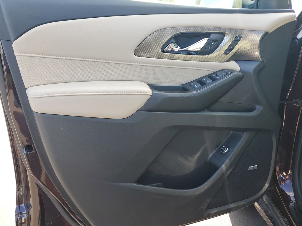 2023 Chevrolet Traverse Premier photo 12