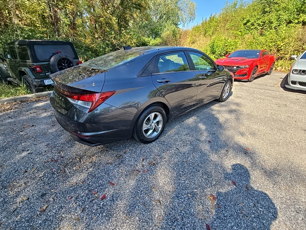 2021 Hyundai Elantra SE photo 3