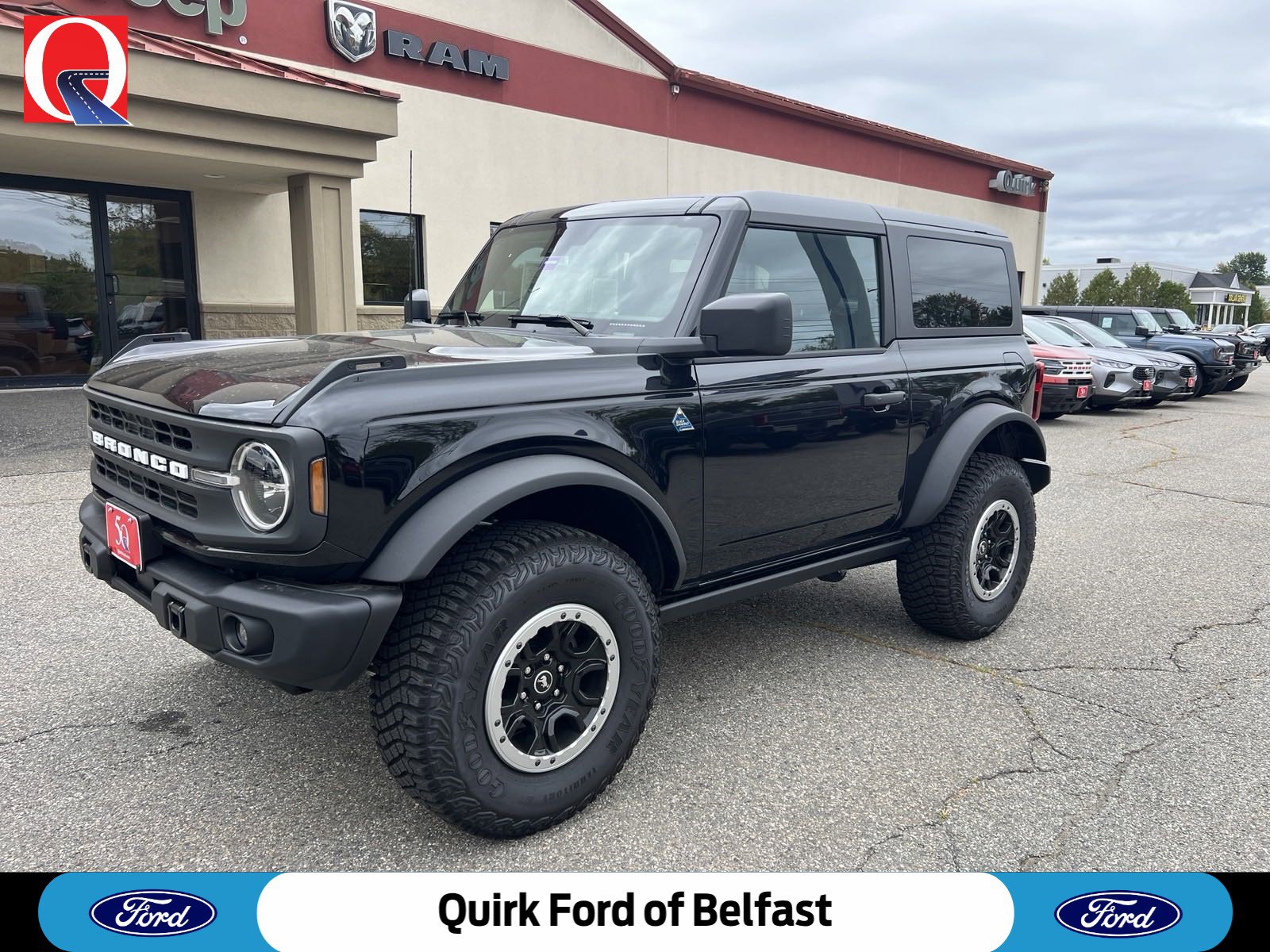 2024 Ford Bronco 2-Door Black Diamond's photo