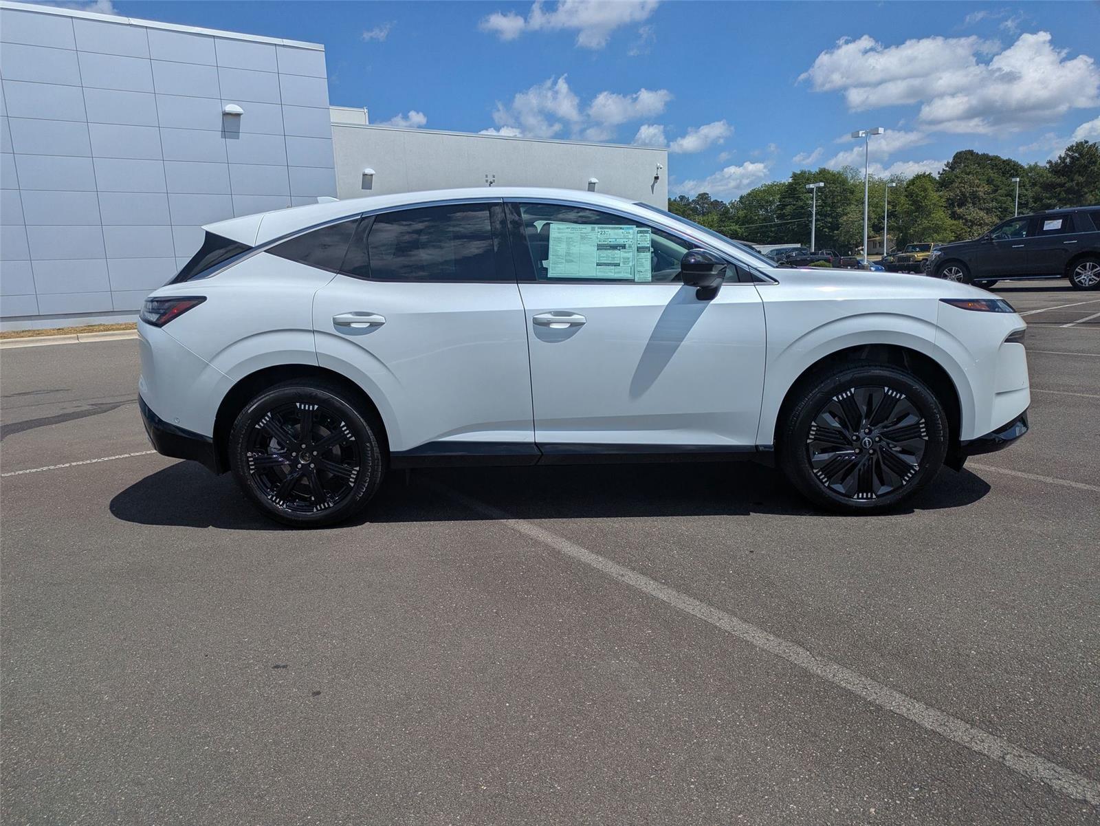 2025 Nissan Murano Platinum photo 3