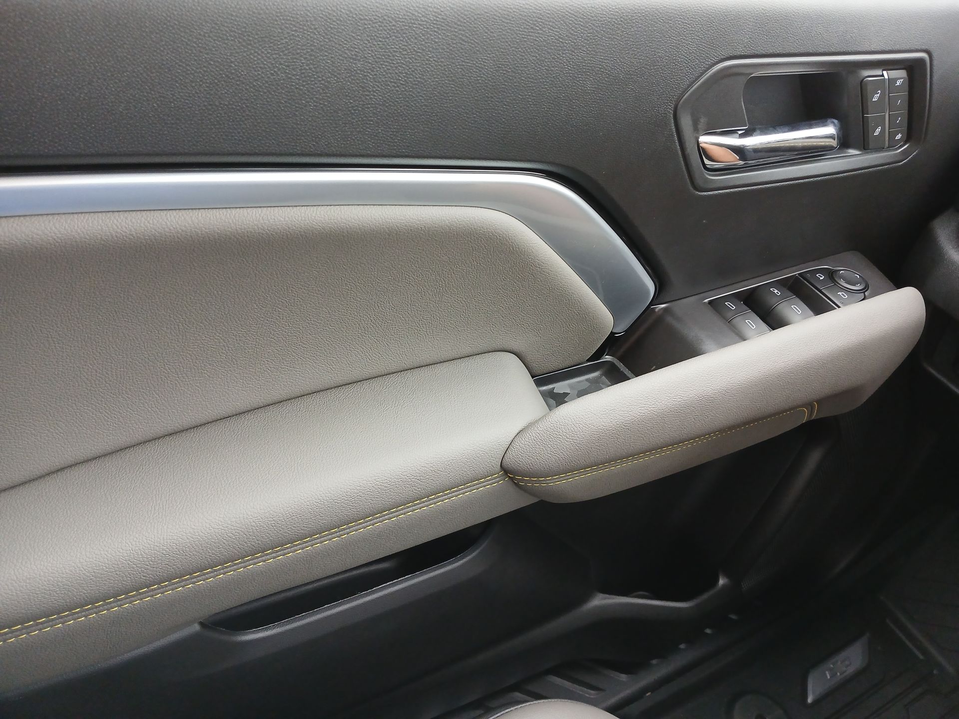 2026 Chevrolet Colorado ZR2 photo 21