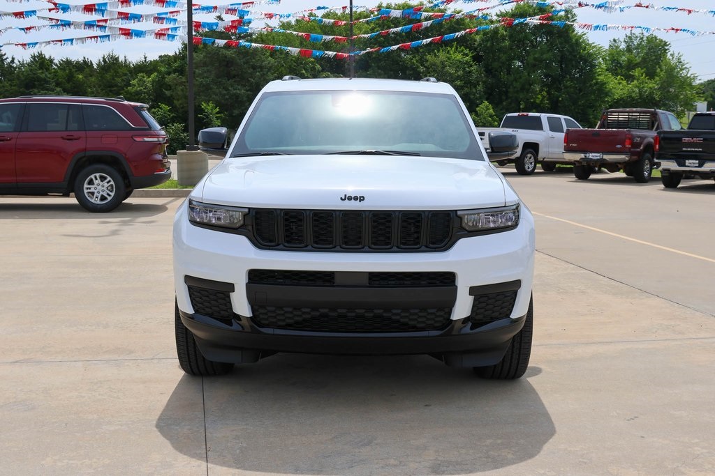 2025 Jeep Grand Cherokee Altitude X photo 2