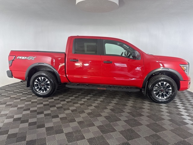 2024 Nissan Titan PRO-4X photo 4