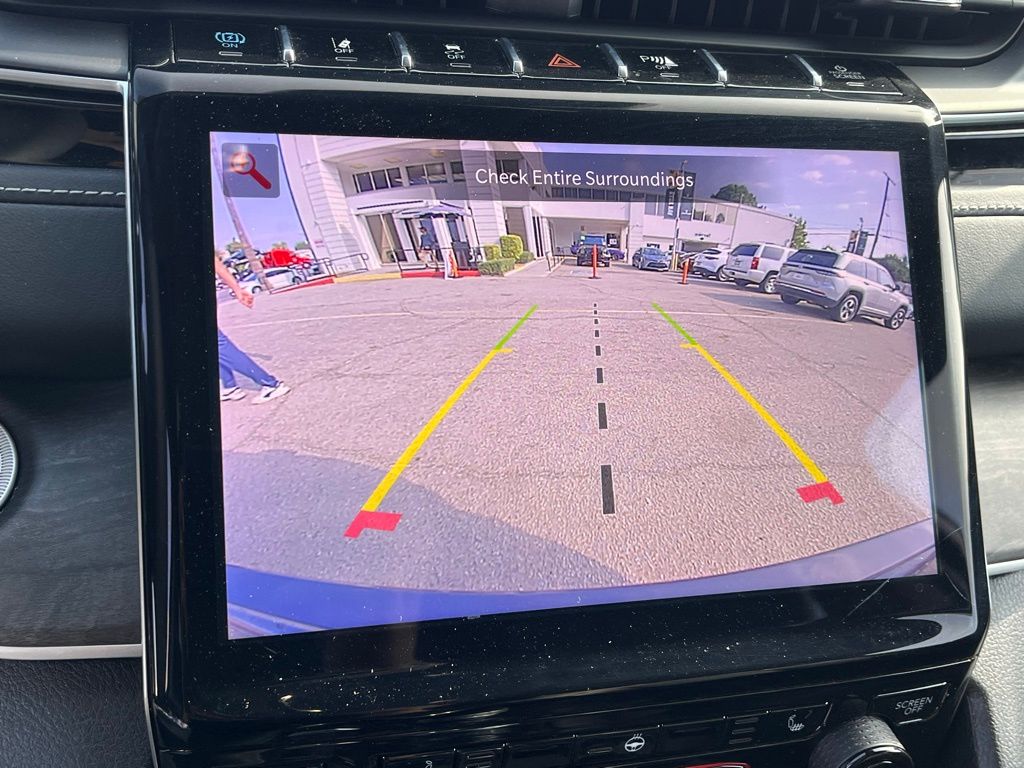 2023 Jeep Cherokee Base photo 9