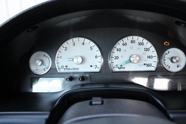 2005 Ford Thunderbird Base photo 12